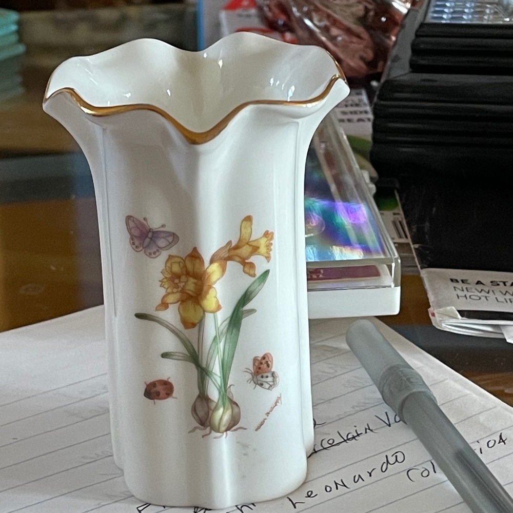 Fine Bone China Vase
